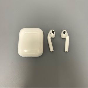 Apple AirPods 2nd Generation